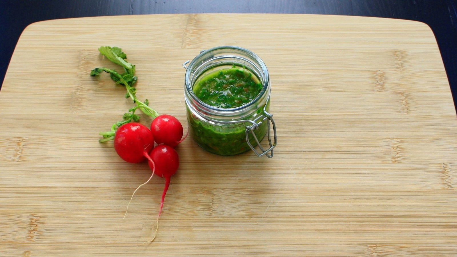 Radieschengrün-Pesto • Die Küchenpartie mit peb