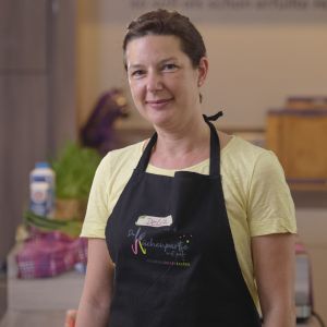 Delia Winke-Quadrat-Die-Küchenpartie-mit-peb
