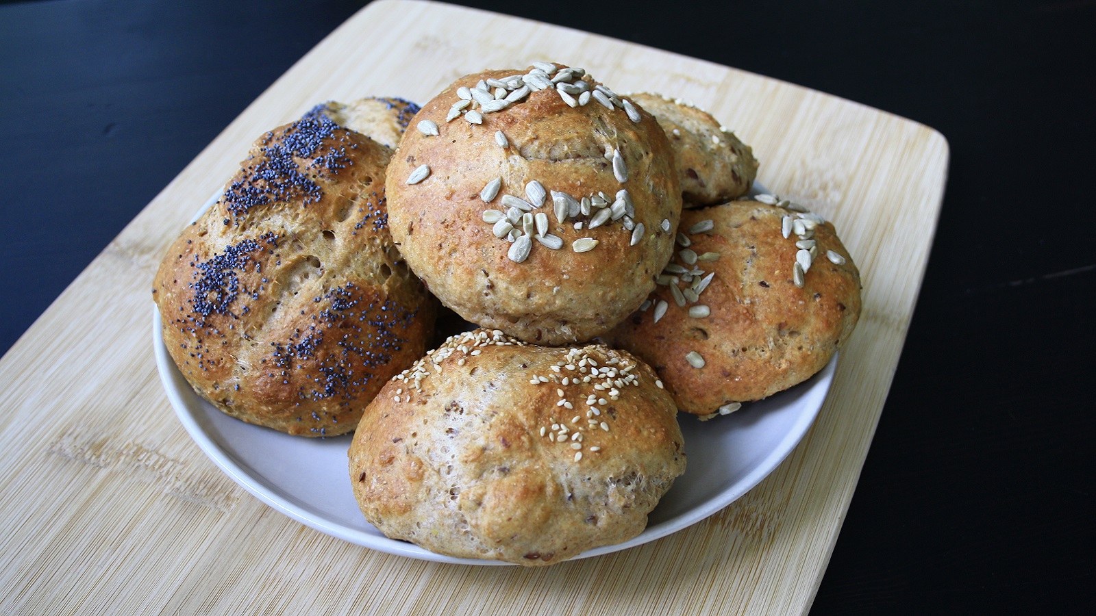 Schnelle Vollkornbrötchen • Die Küchenpartie mit peb