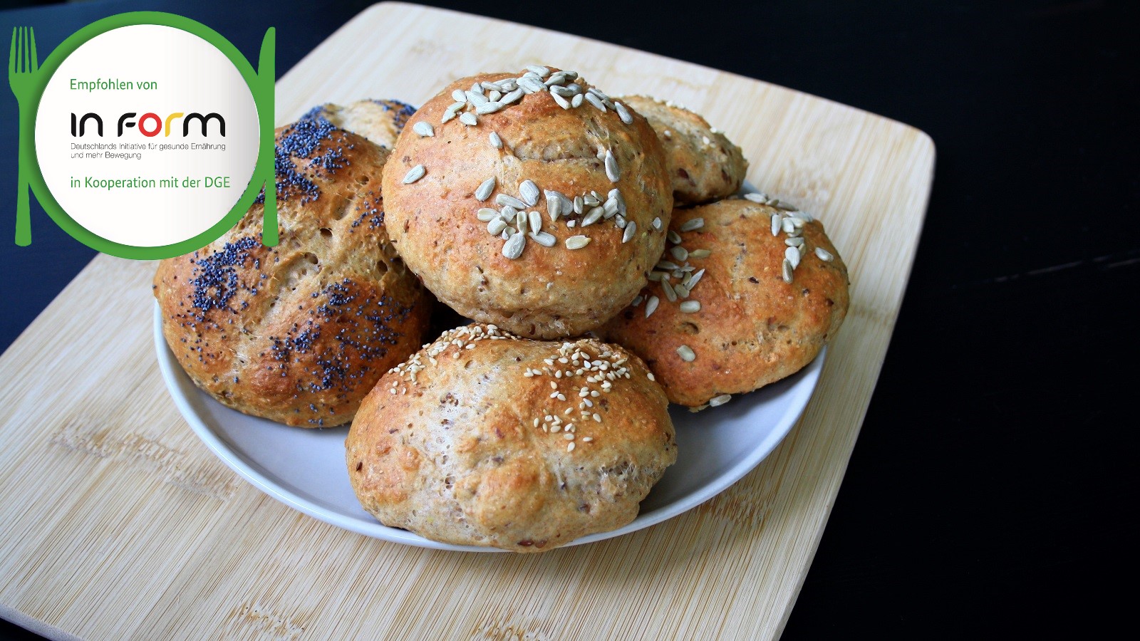 Schnelle Vollkornbrötchen • Die Küchenpartie mit peb