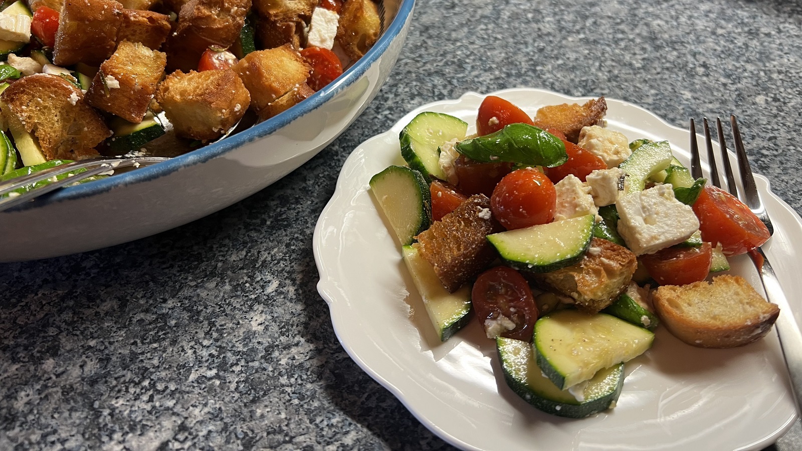 Brotsalat • Die Küchenpartie mit peb